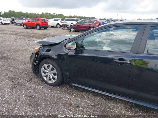 Toyota COROLLA LE 2022 5YFEPMAE5NP379819 Image 18