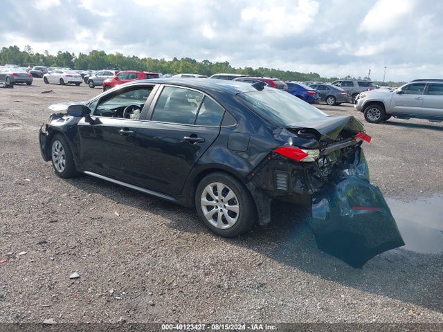Toyota COROLLA LE 2022 5YFEPMAE5NP379819 Image 3