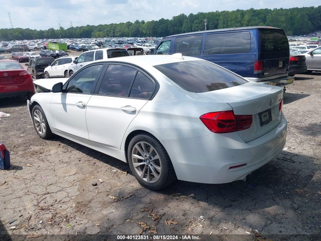 BMW 320i 2017 WBA8A9C33HK620526 Image 3
