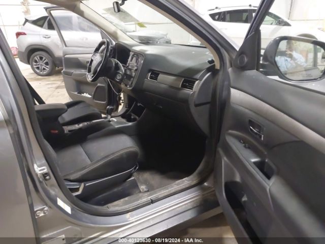 JA4AZ3A31GZ038552 Mitsubishi Outlander Es
