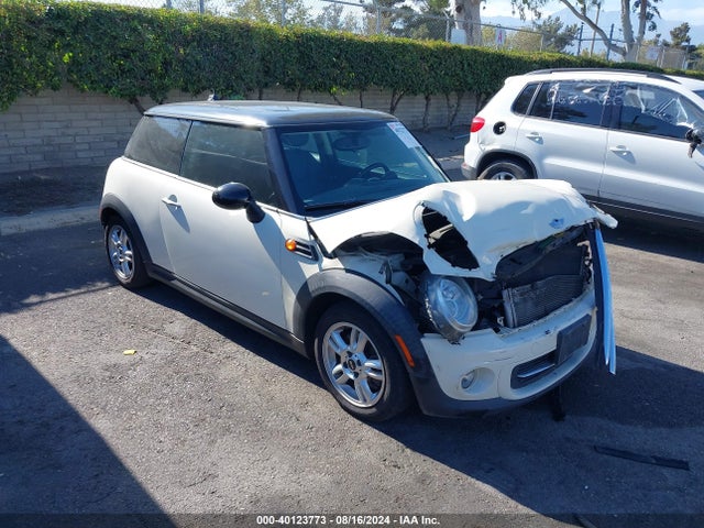 2011 MINI COOPER WMWSU3C54BT097949 Photo 0
