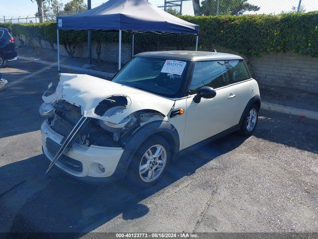 2011 MINI COOPER WMWSU3C54BT097949 Photo 1