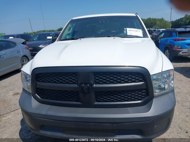 1C6RR7FTXJS330099 RAM 1500 Tradesman Quad Cab 4x4 6'4 Box