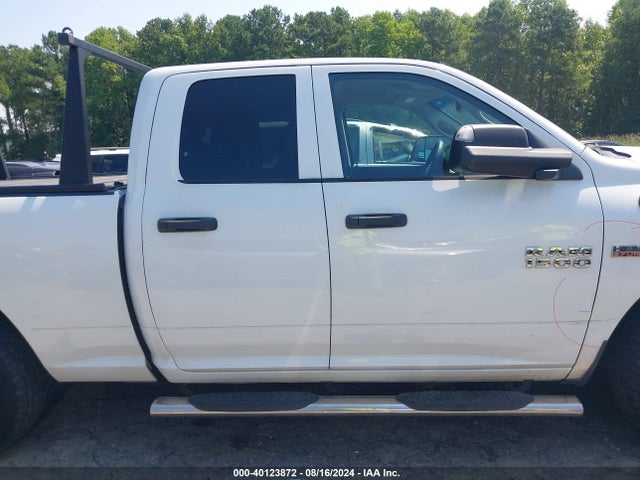 1C6RR7FTXJS330099 RAM 1500 Tradesman Quad Cab 4x4 6'4 Box