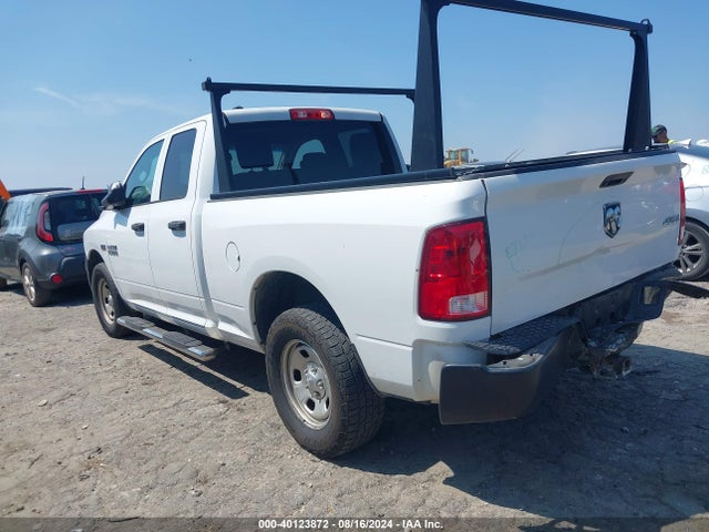 1C6RR7FTXJS330099 RAM 1500 Tradesman Quad Cab 4x4 6'4 Box