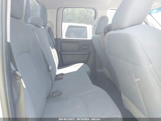 1C6RR7FTXJS330099 RAM 1500 Tradesman Quad Cab 4x4 6'4 Box