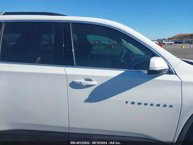 Chevrolet Traverse 1lt 2018 1GNERGKW0JJ101404 Image 13