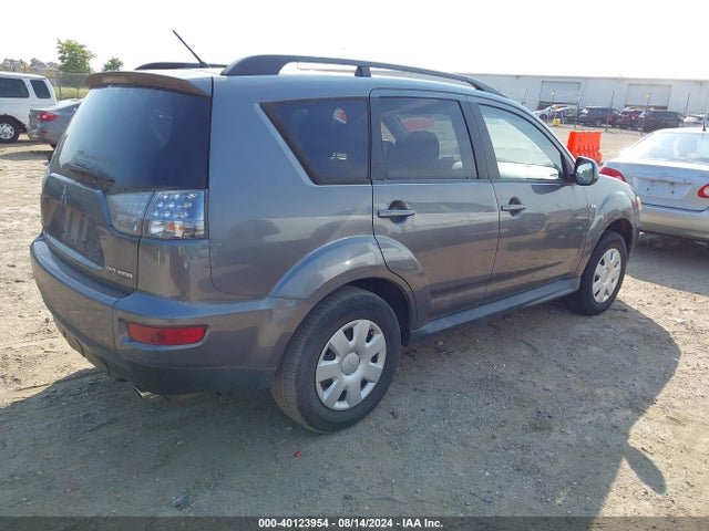 2011 MITSUBISHI OUTLANDER JA4AS2AW1BU041336 Photo 3
