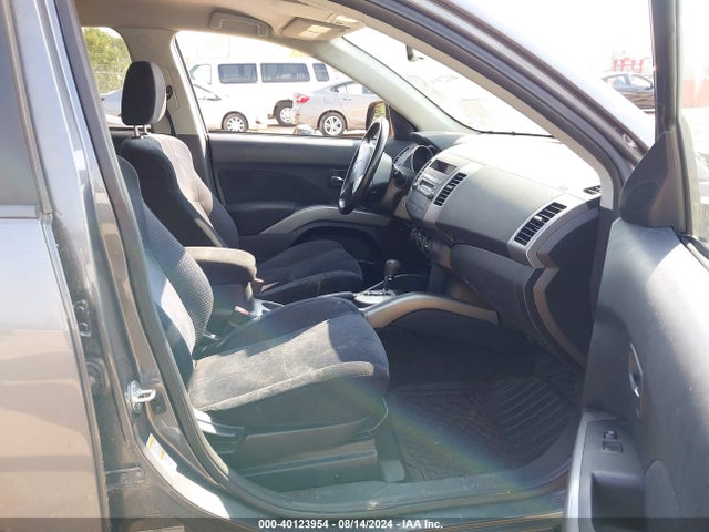 2011 MITSUBISHI OUTLANDER JA4AS2AW1BU041336 Photo 4
