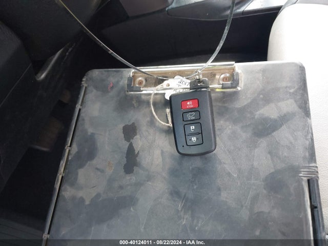 Toyota Rav4 Limited 2017 2T3DFREV2HW626682 Image 11