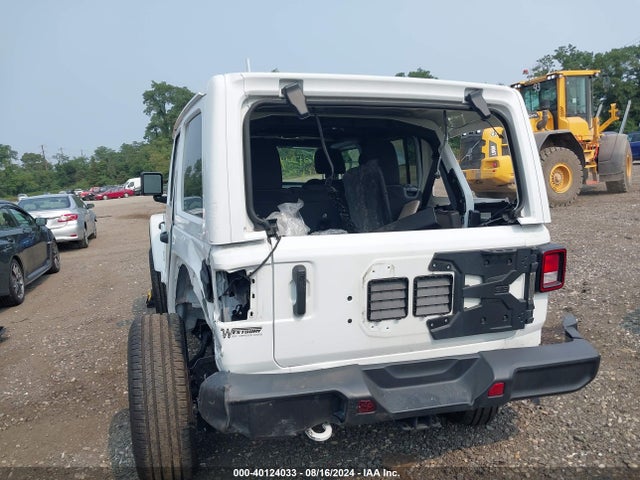 1C4HJXEG9NW120057 Jeep Wrangler Unlimited Sahara 4x4