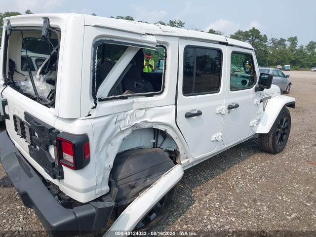 1C4HJXEG9NW120057 Jeep Wrangler Unlimited Sahara 4x4