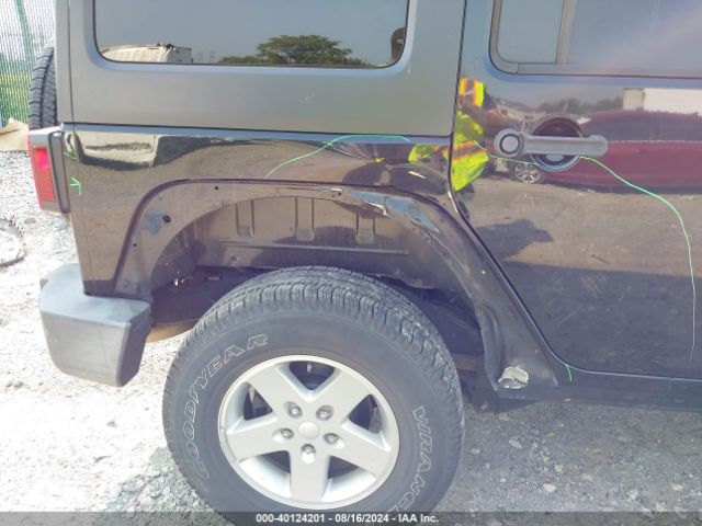 1C4BJWDG5GL202096 Jeep Wrangler Unlimited Sport