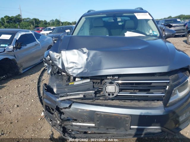 3VV2B7AX1JM222442 Volkswagen Tiguan 2.0t Se/2.0t Sel