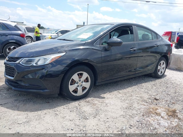 Chevrolet Cruze Ls Auto 2017 1G1BC5SM2H7132234 Image 2