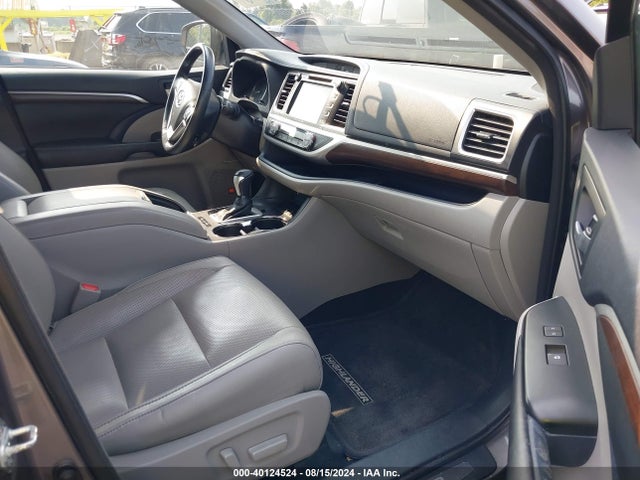5TDDKRFH4GS322922 Toyota Highlander Limited V6