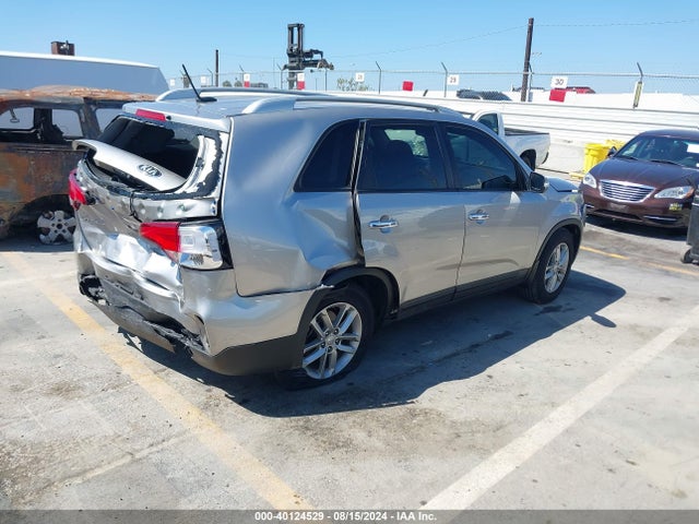 KIA SORENTO LX 2015 5XYKT4A62FG655015 Image 4