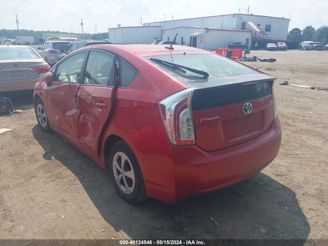 Toyota Prius Three 2015 JTDKN3DU1F0422182 Image 3