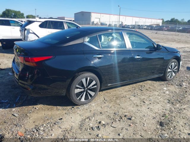 1N4BL4DWXNN302269 Nissan Altima Sv Intelligent Awd