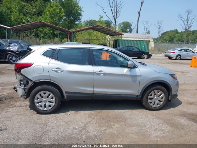 JN1BJ1CR0JW260180 Nissan Rogue Sport S