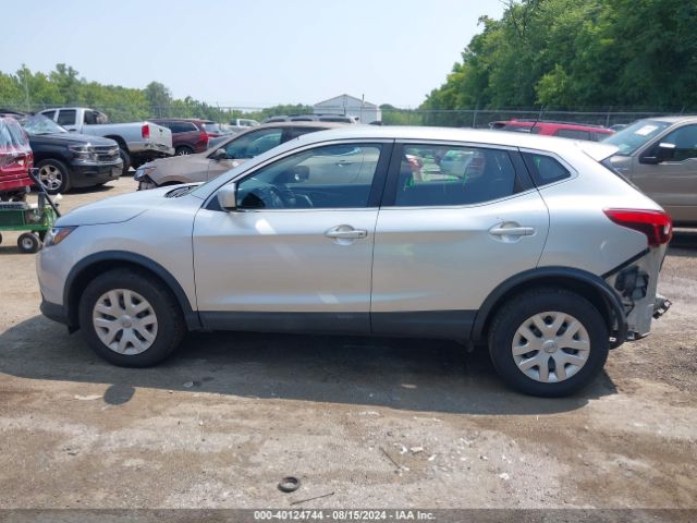 JN1BJ1CR0JW260180 Nissan Rogue Sport S