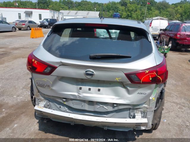 JN1BJ1CR0JW260180 Nissan Rogue Sport S