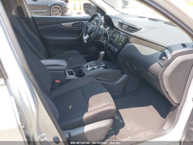JN1BJ1CR0JW260180 Nissan Rogue Sport S