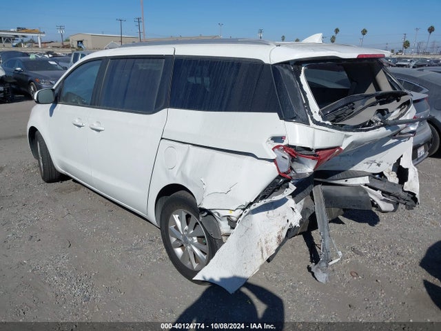 KIA SEDONA LX 2016 KNDMB5C14G6151587 Image 3