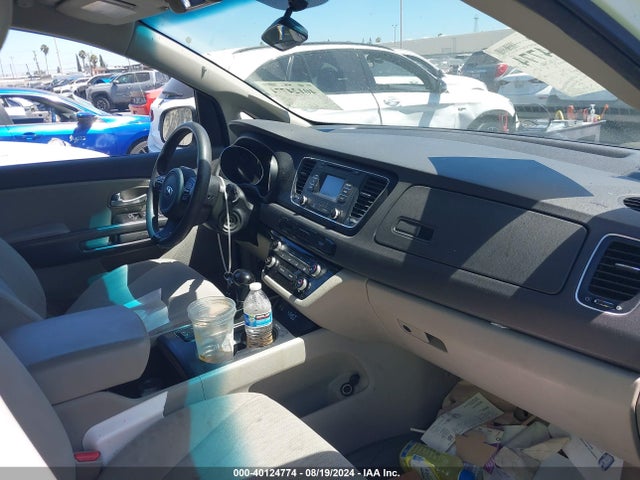 KIA SEDONA LX 2016 KNDMB5C14G6151587 Image 5