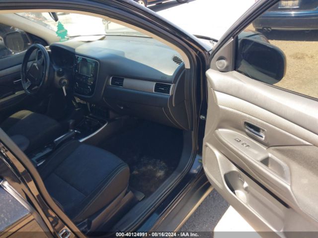 JA4AD2A33HZ050955 Mitsubishi Outlander Es