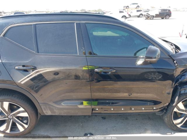 YV4L12UM4R2348577 Volvo Xc40 B5 Ultimate Dark Theme