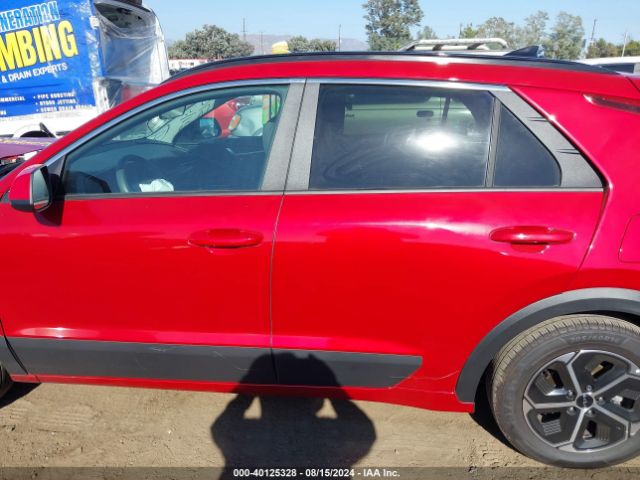 KNDCP3LE4R5146581 KIA NIRO LX