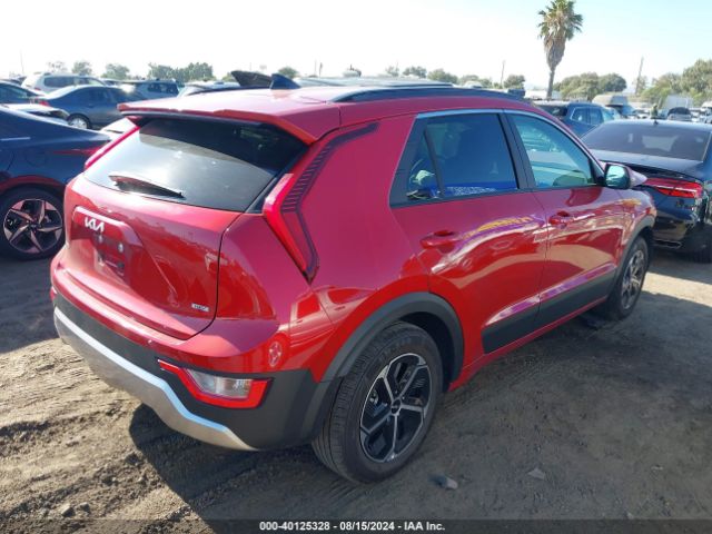 KNDCP3LE4R5146581 KIA NIRO LX