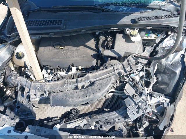 1FMCU0GD6JUB40411 Ford ESCAPE SE