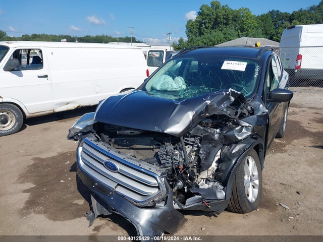 1FMCU0GD6JUB40411 Ford ESCAPE SE