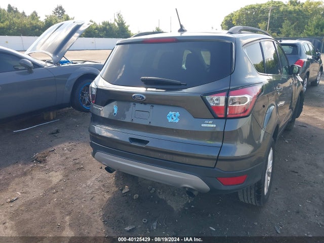 1FMCU0GD6JUB40411 Ford ESCAPE SE