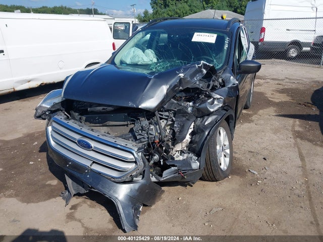 1FMCU0GD6JUB40411 Ford ESCAPE SE