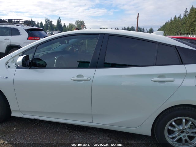 Toyota Prius Xle Awd-e 2020 JTDL9RFUXL3021698 Image 15