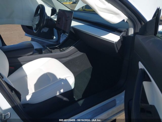 5YJ3E1EBXJF100110 Tesla Model 3 Long Range/performance