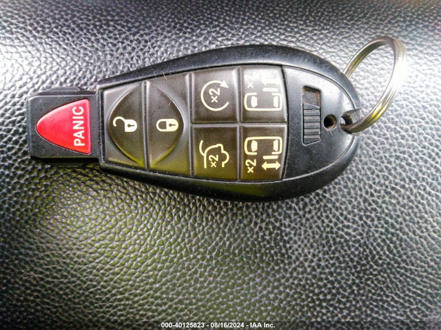 2C4RC1CG8FR729777 Chrysler Town & Country Touring-l