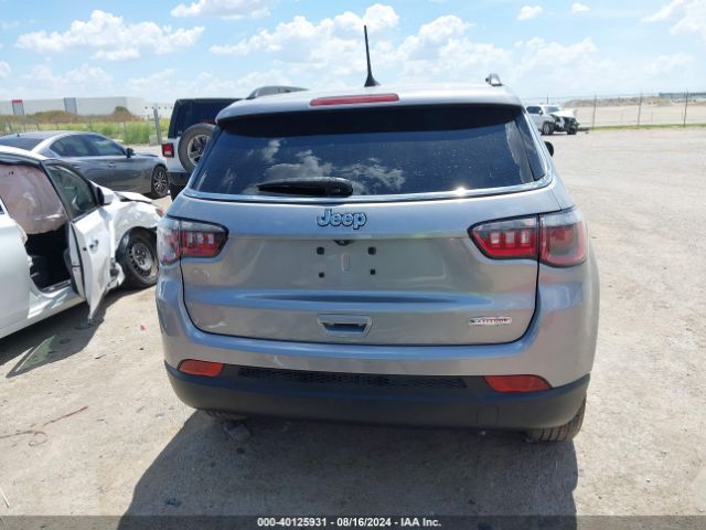 3C4NJCBB3KT715945 Jeep Compass Sun And Wheel Fwd