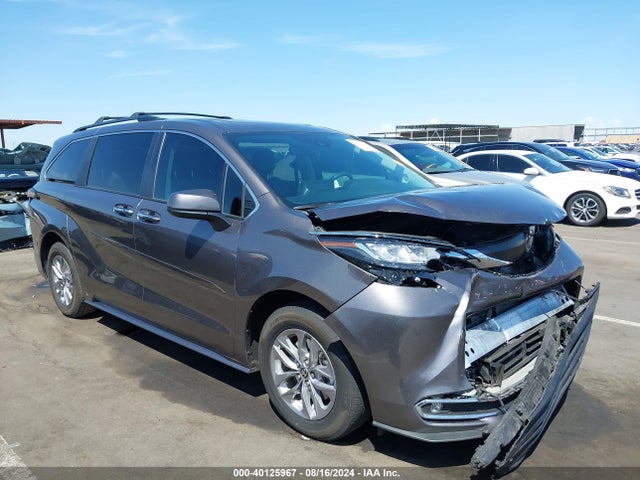 Toyota SIENNA XLE 2022 5TDJRKEC4NS092288 main image