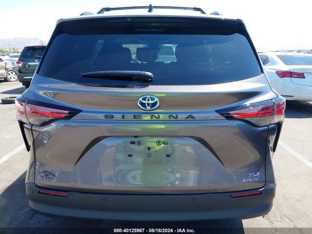 Toyota SIENNA XLE 2022 5TDJRKEC4NS092288 Image 16