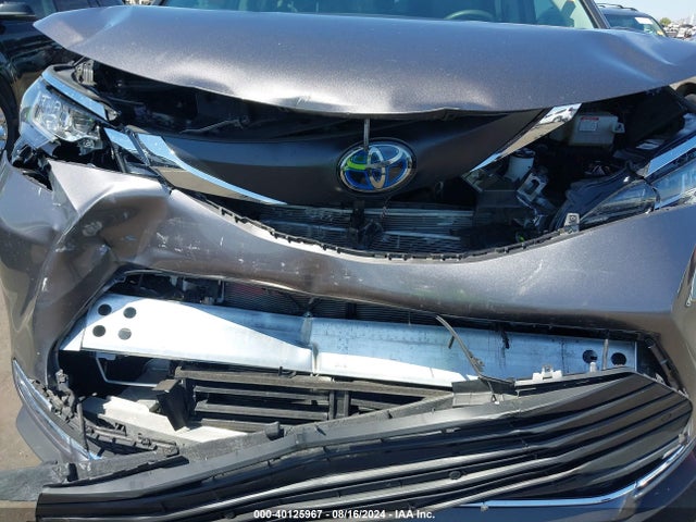 Toyota SIENNA XLE 2022 5TDJRKEC4NS092288 Image 6