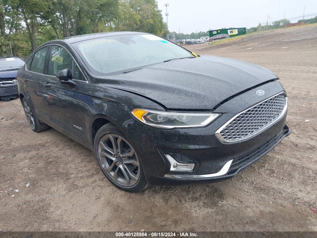 2019 3FA6P0RUXKR204311 main image
