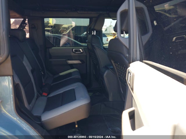 Ford Bronco Black Diamond 2023 1FMEE5DH5PLB69813 Image 8