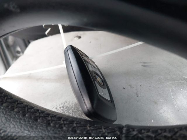 WBA8E1G55GNT99316 BMW 320i