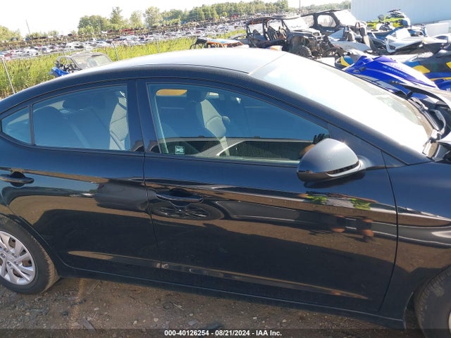 Hyundai ELANTRA SE 2018 5NPD74LF6JH347244 Image 13