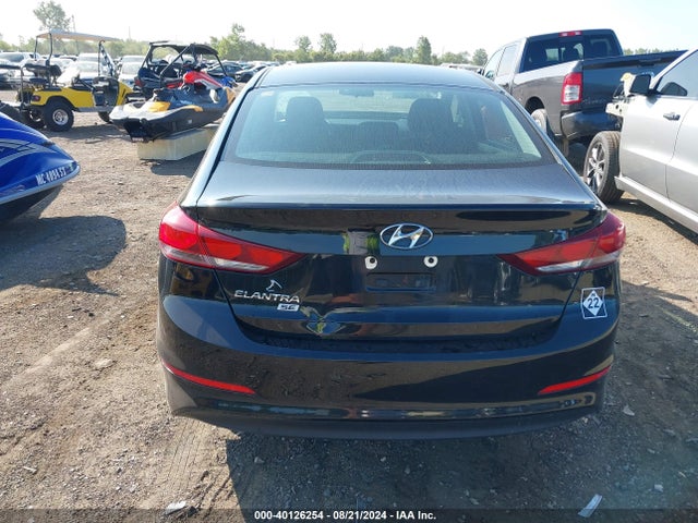 Hyundai ELANTRA SE 2018 5NPD74LF6JH347244 Image 16
