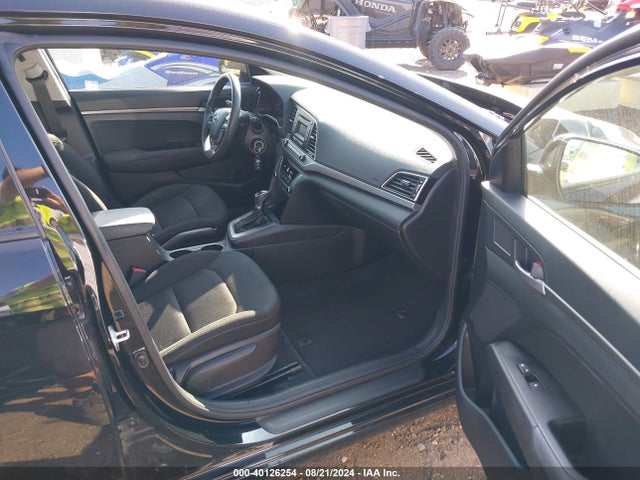 Hyundai ELANTRA SE 2018 5NPD74LF6JH347244 Image 5